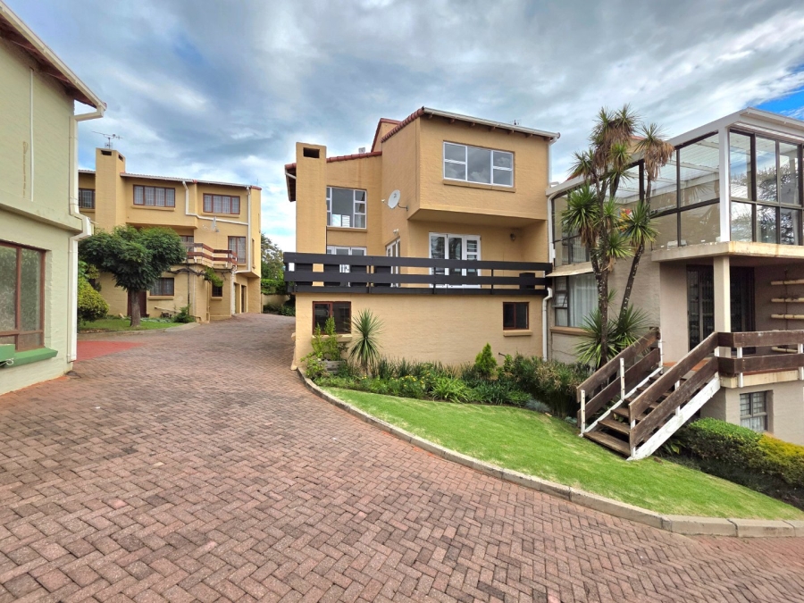 To Let 4 Bedroom Property for Rent in Hospitaalheuwel Free State